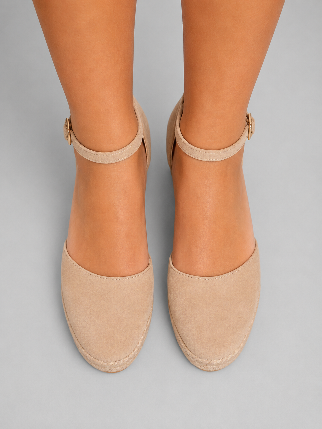 Women's Comfortable Closed Toe Wedge Sandals with Ankle Strap by Tenoura